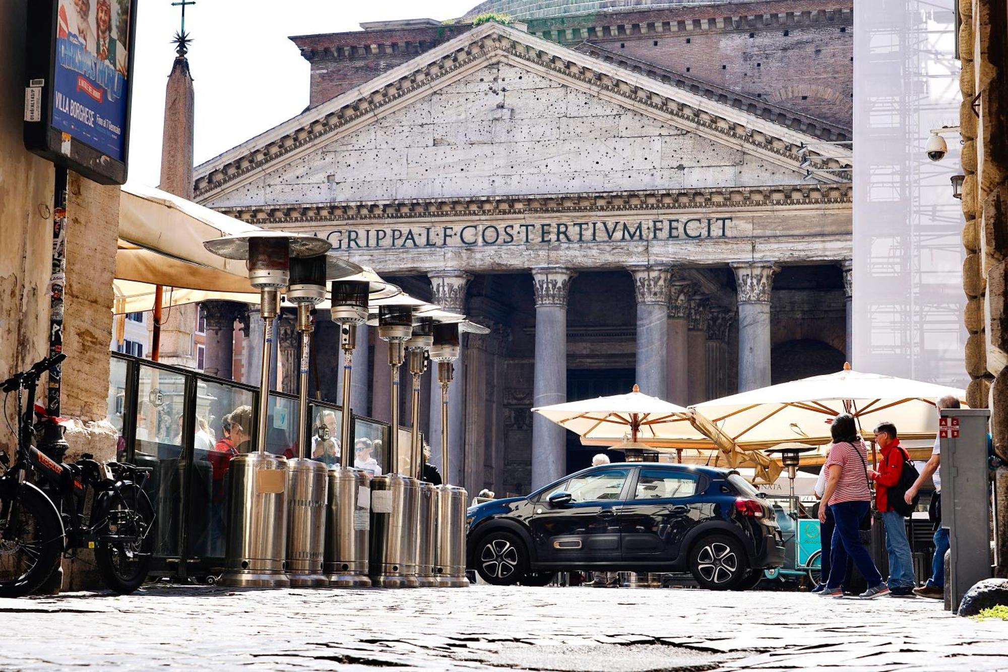 77 Scalini - Pantheon - Roma